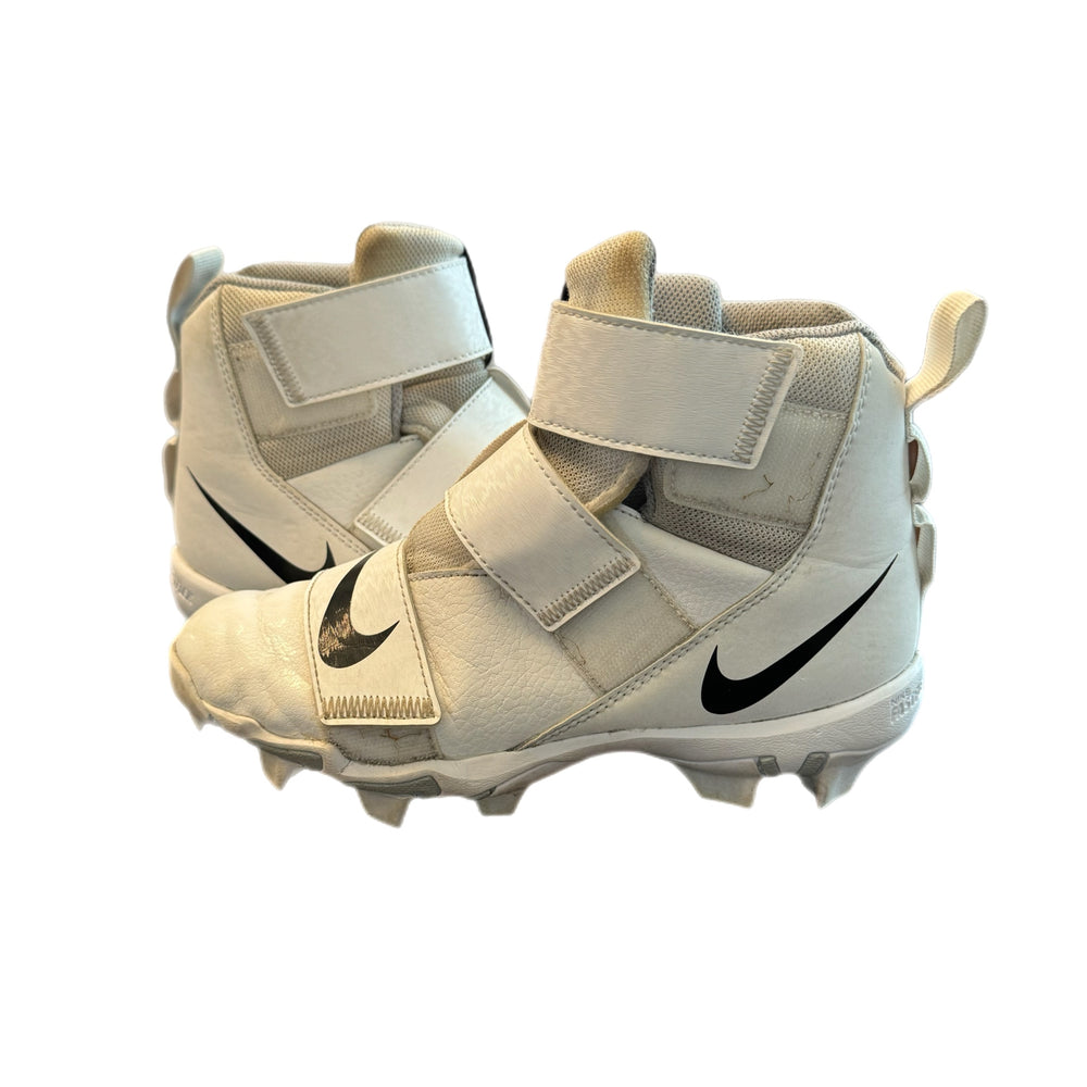 4.5Y - Nike Force Foodball Cleats